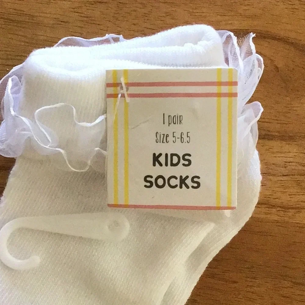 White Knit Ankle Socks with Lace Ruffle Cuff - NWT